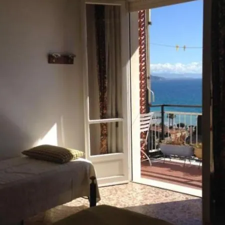 Sea View, Cosy And Quiet Beach In Laigueglia